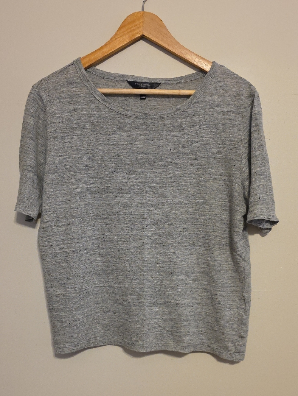 Banana Republic Linen Light Gray Short-Sleeve Crewneck Tee